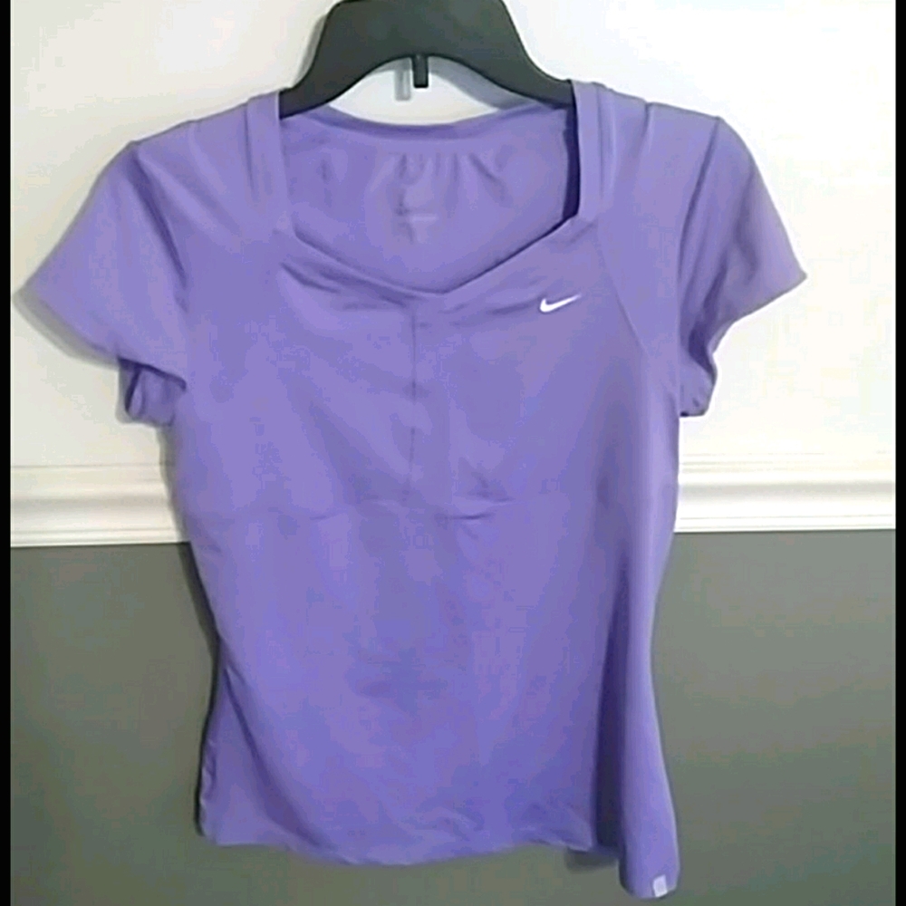 Nike top